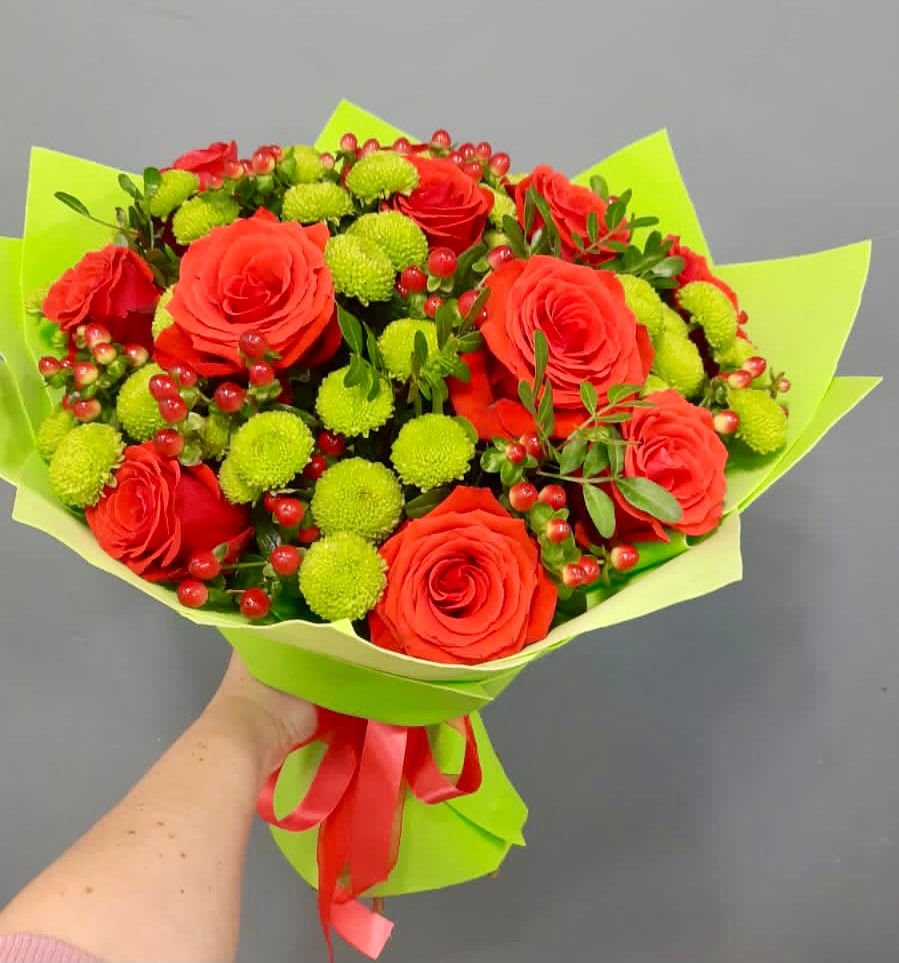 Букет цветов из: Хризантемы и Розы в Десногорске