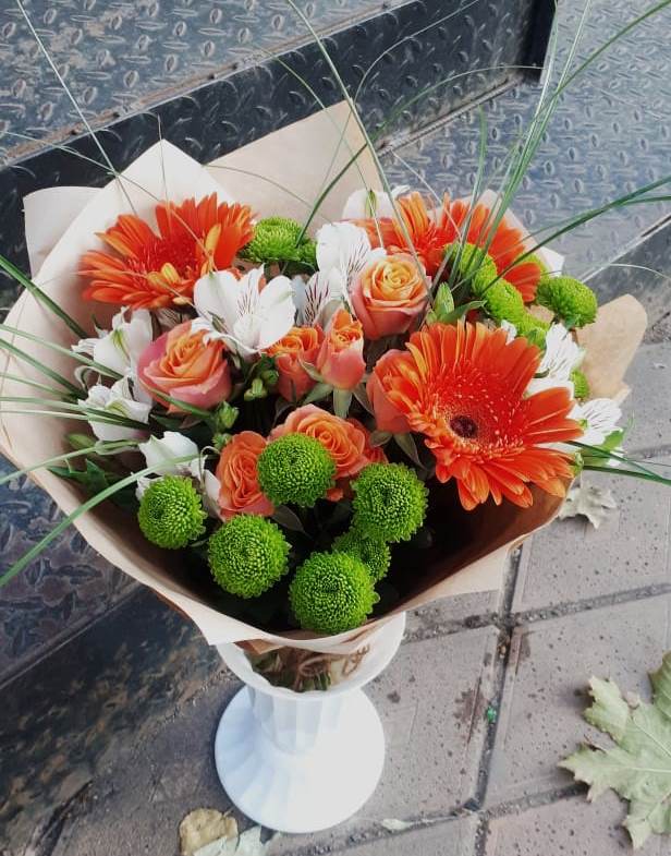 Букет цветов из: Герберы, Хризантемы, Альстромерии и Розы в Десногорске