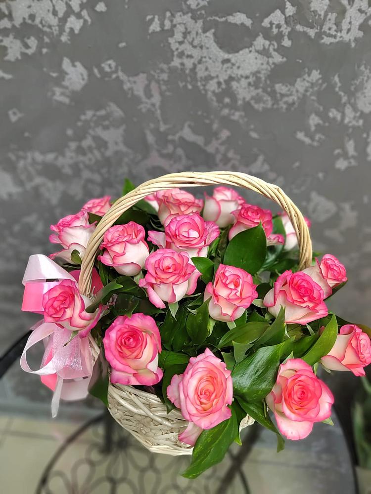 Цветочная композиция из Розы в корзине в Десногорске
