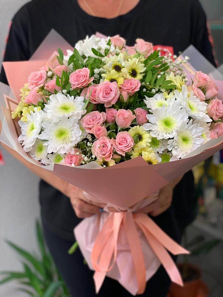 Букет цветов из: Розы и Хризантемы в Десногорске