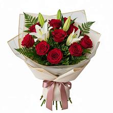 Букет цветов из:  Лилии и Розы в Десногорске