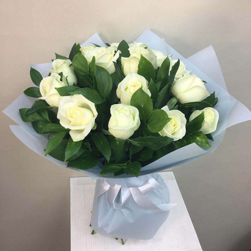 Букет 15 Белых роз Проуд в Десногорске