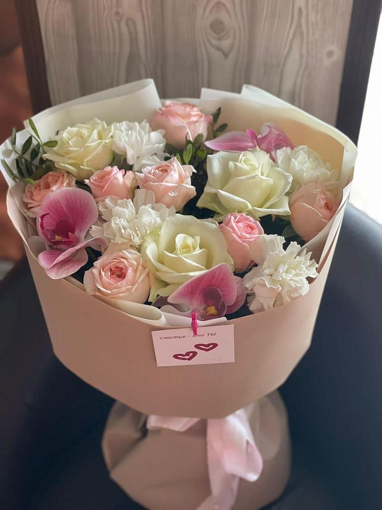 Букет цветов из: Орхидеи, Розы и Гвоздики в Десногорске