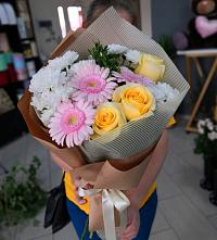 Букет цветов из:  Герберы, Розы и Хризантемы в Десногорске