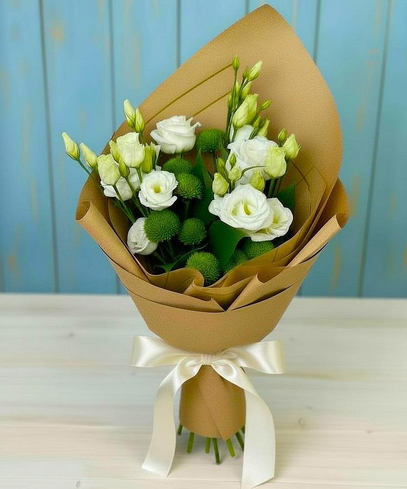 Букет цветов из: Хризантемы и Лизиантусы в Десногорске