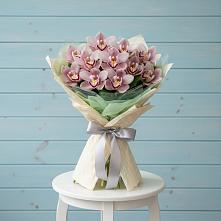 Букет цветов из:  Орхидеи и Розы в Десногорске