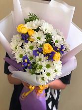 Букет цветов из:  Ирисы, Хризантемы и Розы #REPLACE_PRED# Десногорске