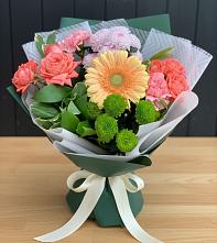 Букет цветов из:  Гвоздики, Розы, Герберы и Хризантемы #REPLACE_PRED# Десногорске