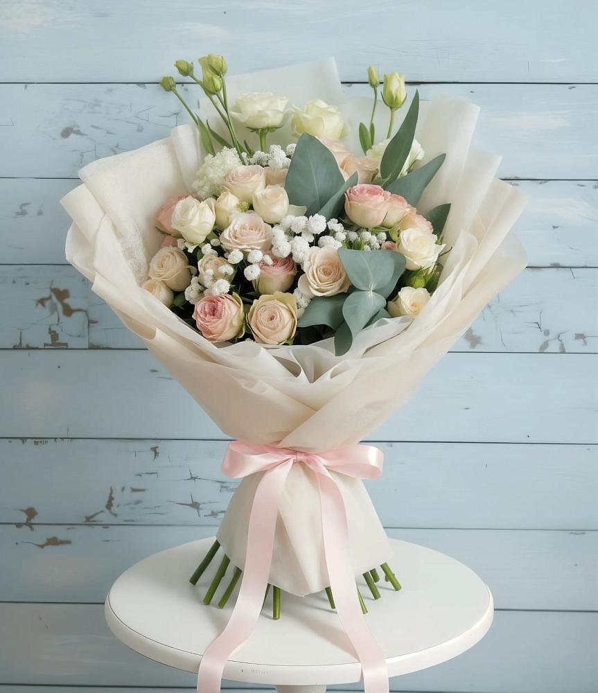 Букет цветов из: Розы и Лизиантусы в Десногорске