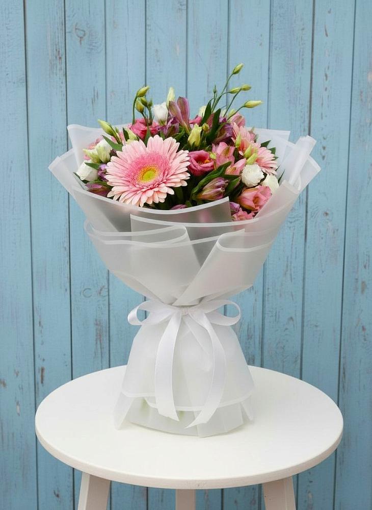 Букет цветов из: Герберы, Альстромерии и Лизиантусы в Десногорске