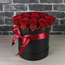 Цветочная композиция из Розы в шляпной коробке в Десногорске