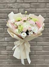 Букет цветов из:  Гвоздики, Розы, Лизиантусы и Хризантемы #REPLACE_PRED# Десногорске