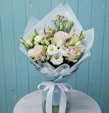 Букет цветов из:  Розы и Лизиантусы в Десногорске