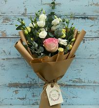 Букет цветов из:  Розы и Лизиантусы в Десногорске