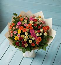 Букет Микс из разноцветных кустовых роз в Десногорске