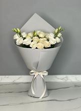 Букет цветов из:  Розы и Лизиантусы в Десногорске